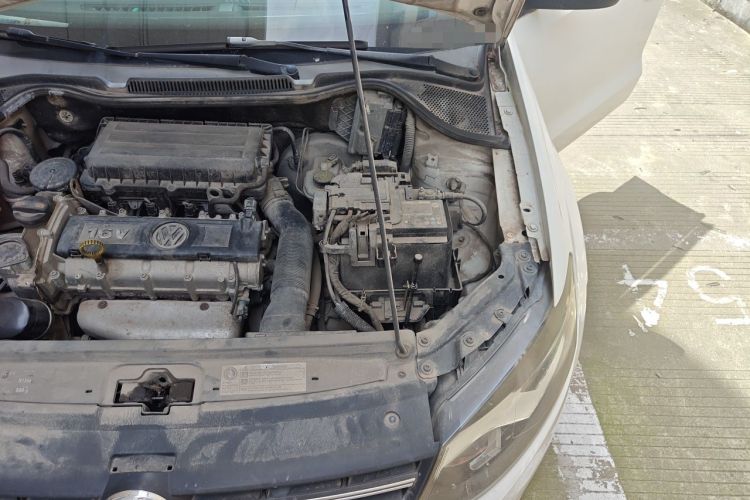 Used Volkswagen Polo 2013 1.6L Automatic Comfort Edition Engine Bay Left