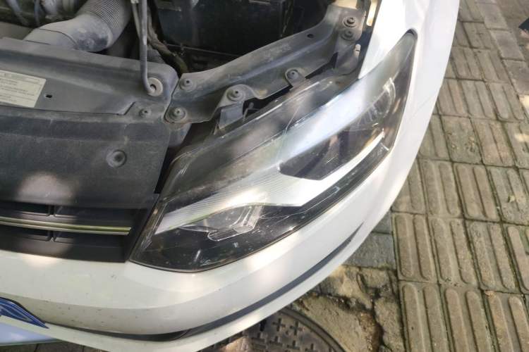 Used Volkswagen Polo 2013 1.4L Manual Comfort Edition Engine Bay Left