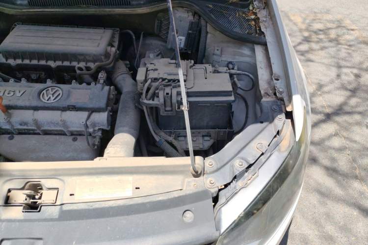 Used Volkswagen Polo 2013 1.4L Manual Fashion Edition Engine Bay Left