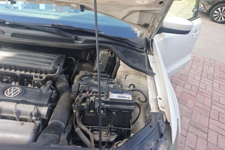 Used Volkswagen Polo 2013 1.6L Automatic Luxury Edition Engine Bay Left