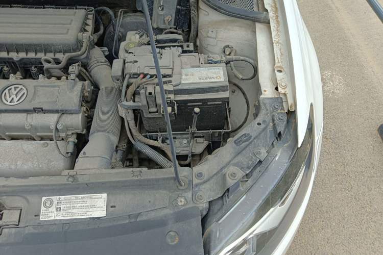 Used Volkswagen Polo 2013 1.4L Automatic Comfort Edition Engine Bay Left