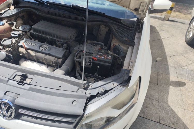 Used Volkswagen Polo 2013 1.4L Automatic Comfort Edition Engine Bay Left