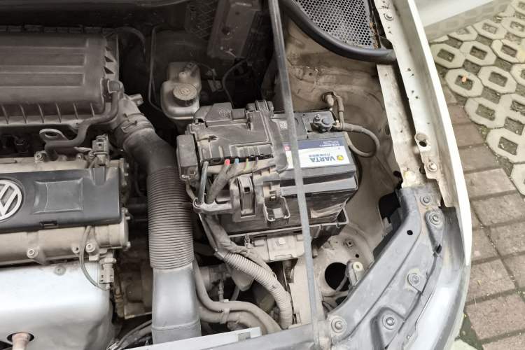 Used Volkswagen Polo 2013 1.4L Manual Fashion Edition Engine Bay Left