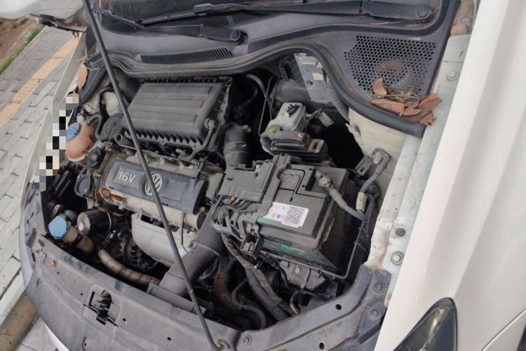 Used Volkswagen Polo 2013 1.4L Automatic Comfort Edition Engine Bay Left