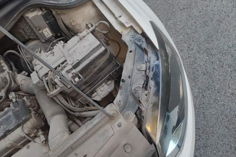 Used Volkswagen Polo 2013 1.4L Manual Fashion Edition Engine Bay Left