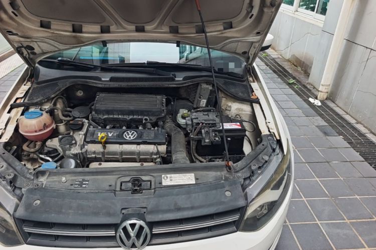 Used Volkswagen Polo 2013 1.6L Automatic Comfort Edition Engine Bay Left