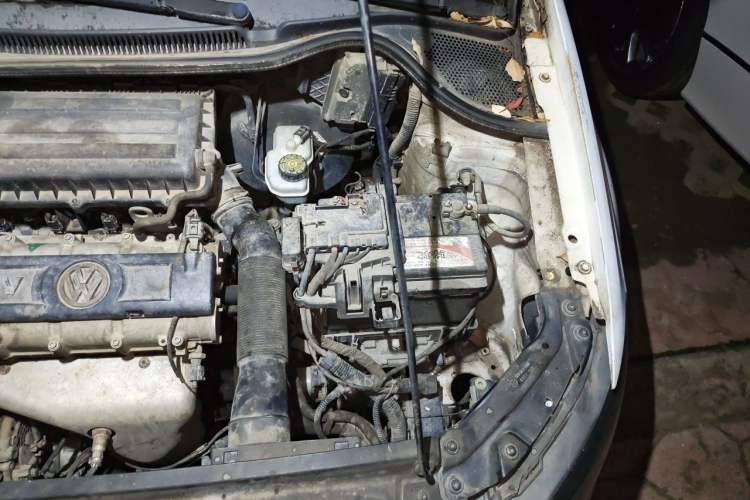 Used Volkswagen Polo 2013 1.4L Manual Fashion Edition Engine Bay Left