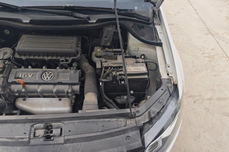 Used Volkswagen Polo 2013 1.4L Automatic Luxury Edition Engine Bay Left