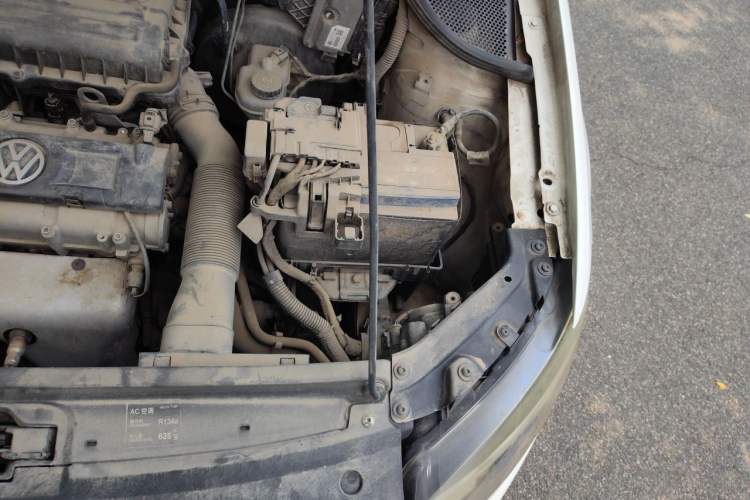 Used Volkswagen Polo 2013 1.4L Manual Comfort Edition Engine Bay Left