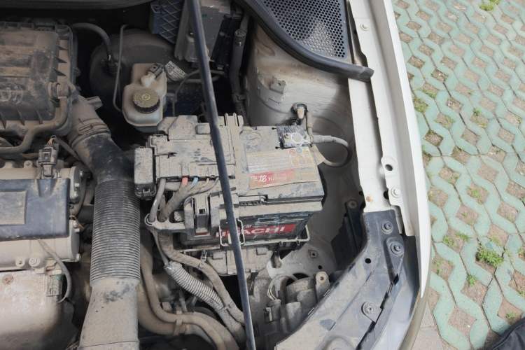 Used Volkswagen Polo 2013 1.4L Manual Comfort Edition Engine Bay Left