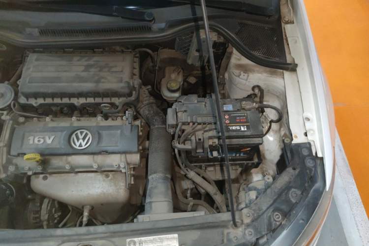 Used Volkswagen Polo 2013 1.6L Manual Comfort Edition Engine Bay Left