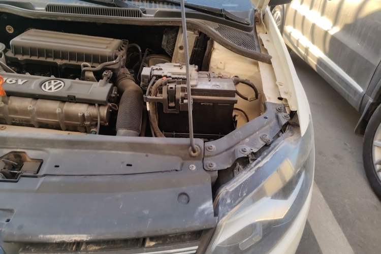 Used Volkswagen Polo 2013 1.4L Manual Comfort Edition Engine Bay Left