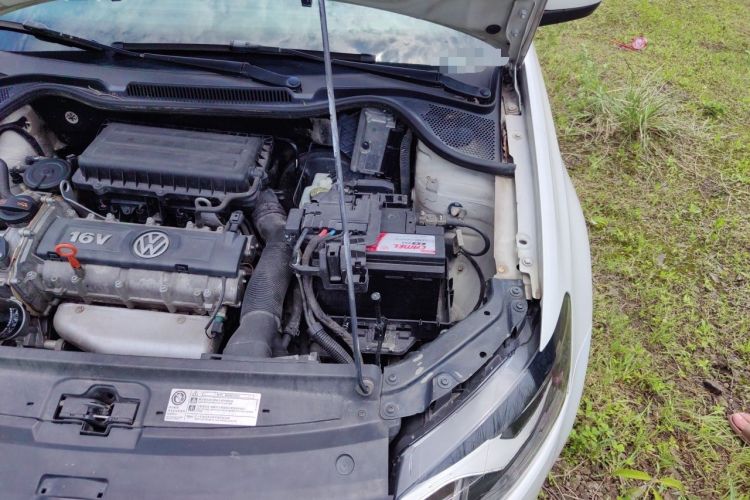 Used Volkswagen Polo 2013 1.4L Automatic Luxury Edition Engine Bay Left