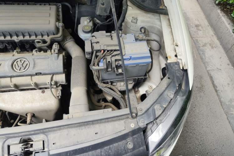 Used Volkswagen Polo 2013 1.4L Manual Fashion Edition Engine Bay Left