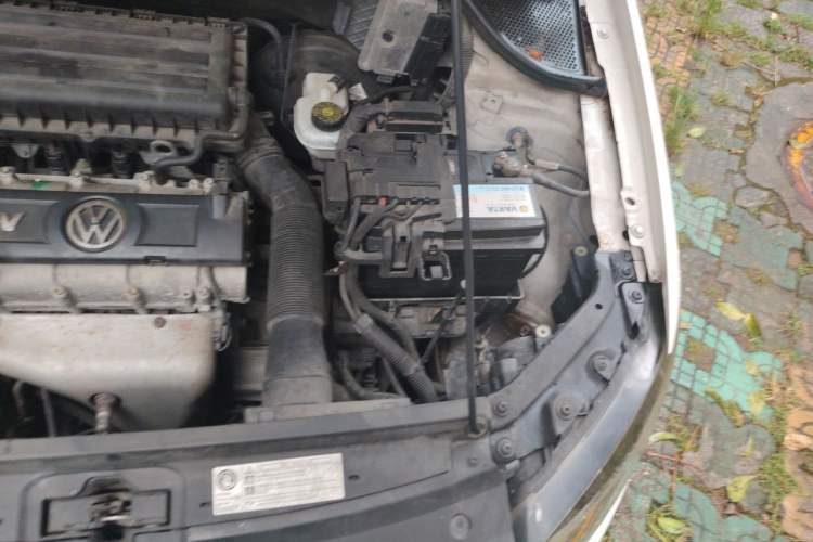 Used Volkswagen Polo 2013 1.4L Automatic Comfort Edition Engine Bay Left