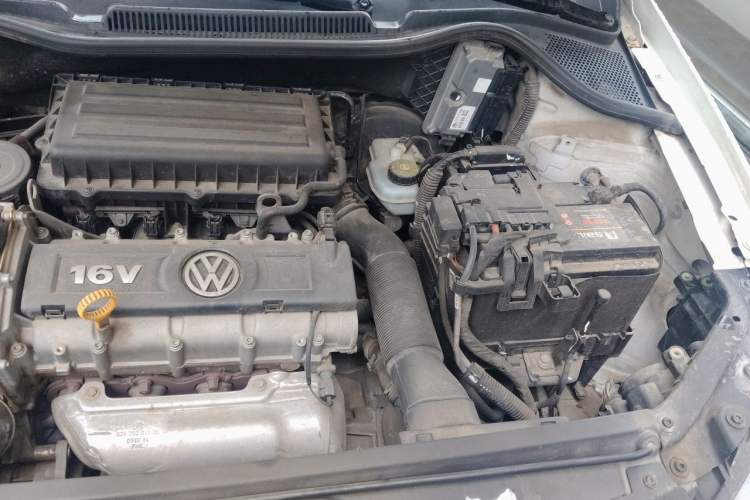Used Volkswagen Polo 2013 1.6L Automatic Comfort Edition Engine Bay Left