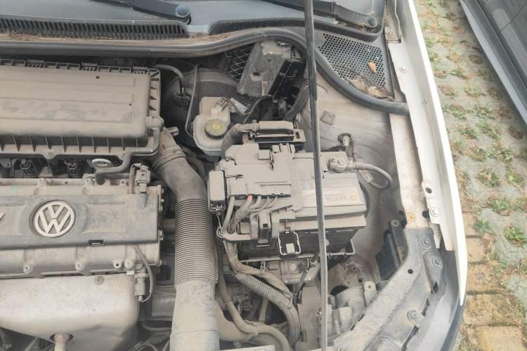 Used Volkswagen Polo 2013 1.6L Automatic Comfort Edition Engine Bay Left