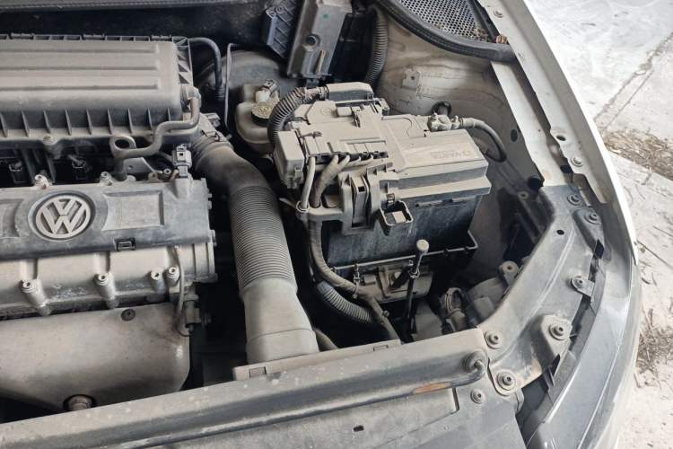 Used Volkswagen Polo 2013 1.4L Automatic Comfort Edition Engine Bay Left