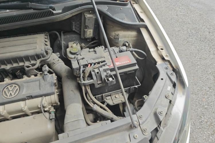Used Volkswagen Polo 2013 1.4L Manual Fashion Edition Engine Bay Left