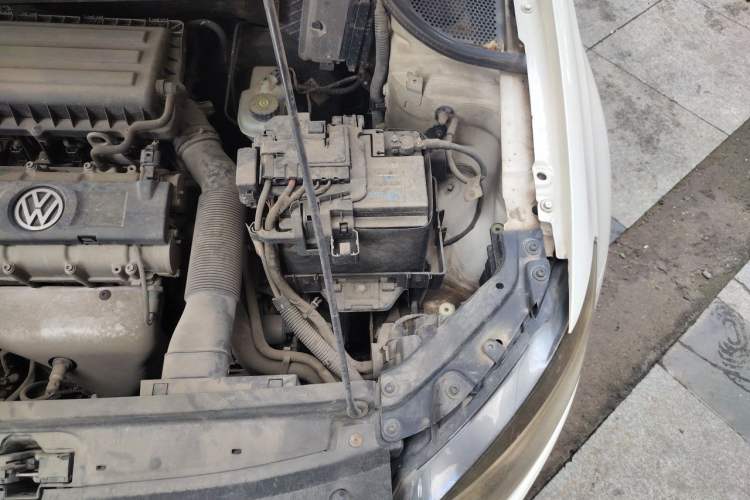 Used Volkswagen Polo 2013 1.4L Manual Comfort Edition Engine Bay Left