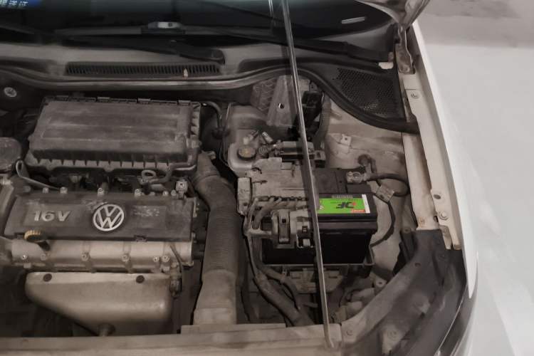 Used Volkswagen Polo 2013 1.6L Automatic Comfort Edition Engine Bay Left