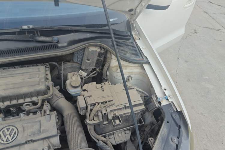 Used Volkswagen Polo 2013 1.4L Manual Fashion Edition Engine Bay Left