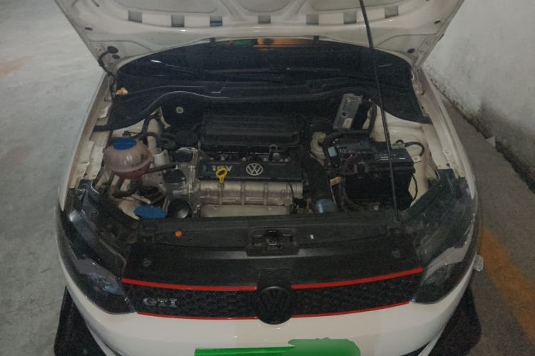 Used Volkswagen Polo 2013 1.6L Automatic Comfort Edition Engine Bay