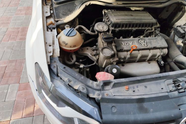 Used Volkswagen Polo 2013 1.4L Manual Comfort Edition Engine Bay Right