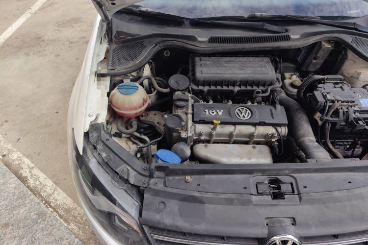 Used Volkswagen Polo 2013 1.6L Automatic Comfort Edition Engine Bay Right