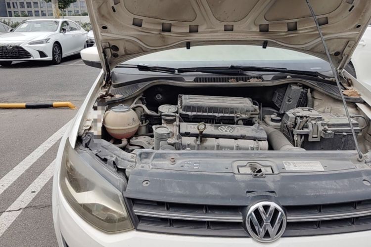 Used Volkswagen Polo 2013 1.6L Automatic Comfort Edition Engine Bay Right