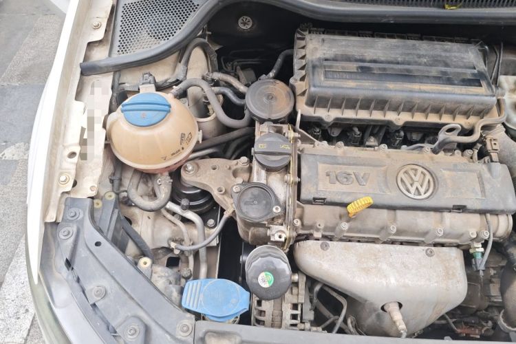 Used Volkswagen Polo 2013 1.6L Automatic Comfort Edition Engine Bay Right