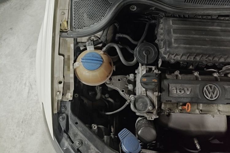 Used Volkswagen Polo 2013 1.4L Automatic Comfort Edition Engine Bay Right