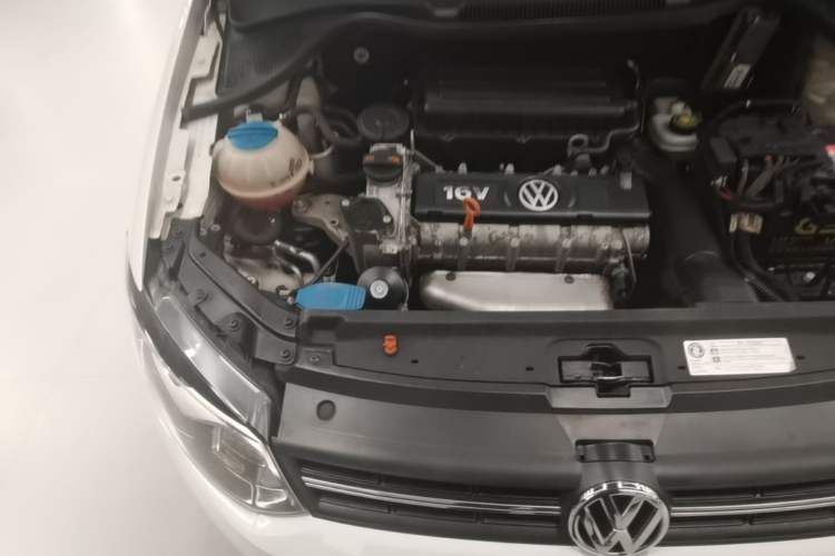 Used Volkswagen Polo 2013 1.4L Automatic Comfort Edition Engine Bay Right