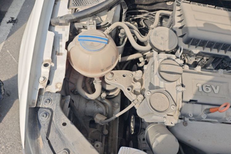 Used Volkswagen Polo 2013 1.4L Manual Fashion Edition Engine Bay Right