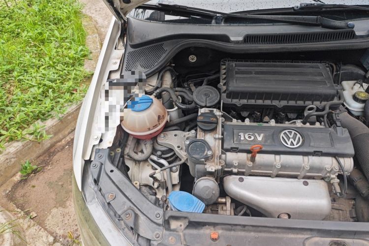 Used Volkswagen Polo 2013 1.4L Automatic Comfort Edition Engine Bay Right