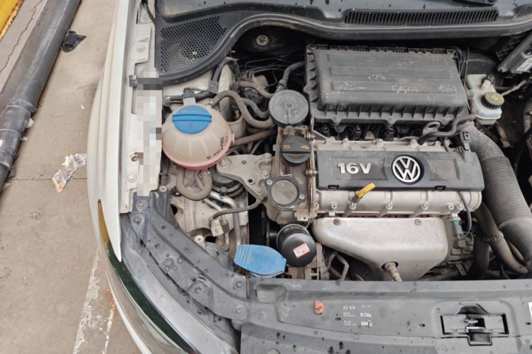 Used Volkswagen Polo 2013 1.6L Manual Comfort Edition Engine Bay Right