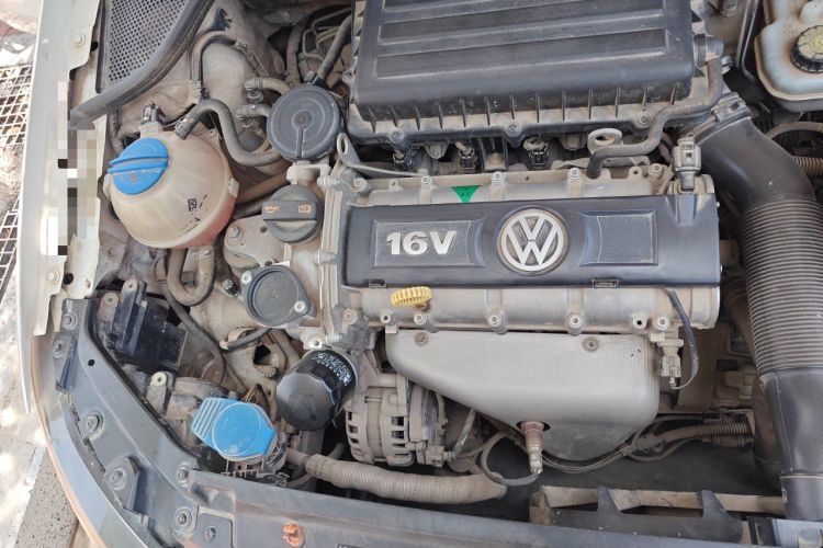 Used Volkswagen Polo 2013 1.6L Manual Comfort Edition Engine Bay Right