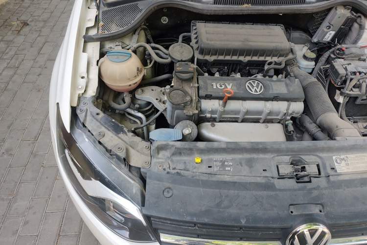 Used Volkswagen Polo 2013 1.4L Automatic Comfort Edition Engine Bay Right