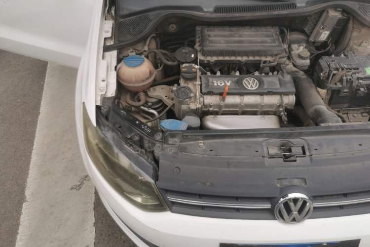 Used Volkswagen Polo 2013 1.4L Manual Fashion Edition Engine Bay Right