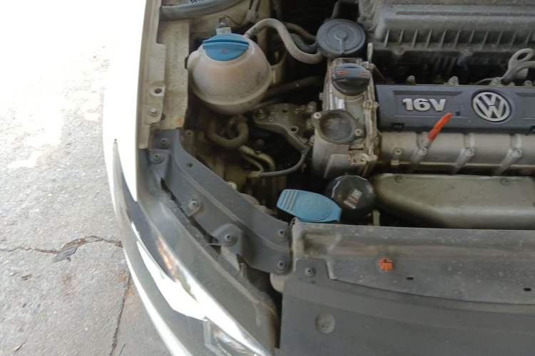 Used Volkswagen Polo 2013 1.4L Automatic Comfort Edition Engine Bay Right