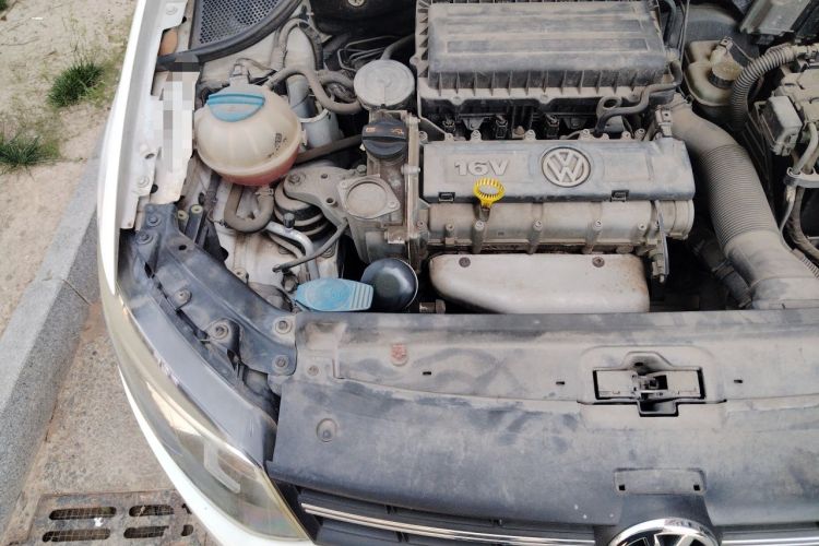 Used Volkswagen Polo 2013 1.6L Automatic Comfort Edition Engine Bay Right