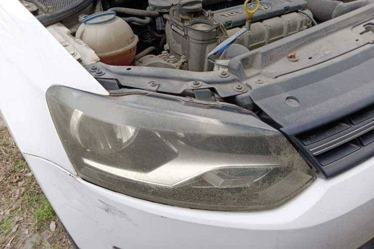 Used Volkswagen Polo 2013 1.6L Manual Comfort Edition Engine Bay Right