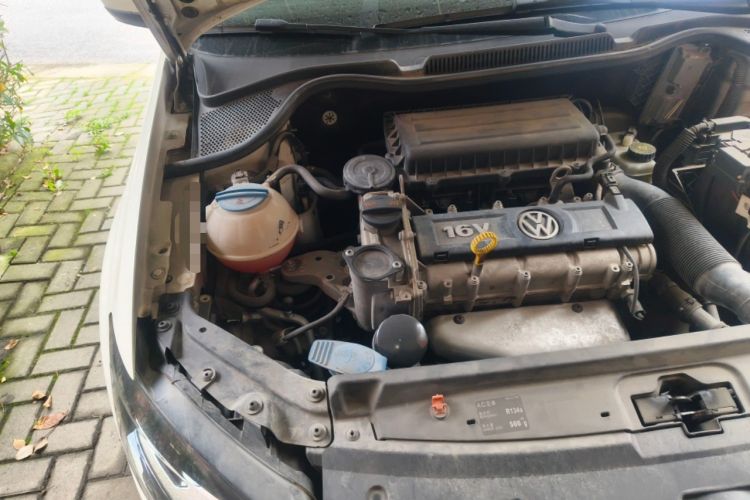 Used Volkswagen Polo 2013 1.6L Automatic Comfort Edition Engine Bay Right