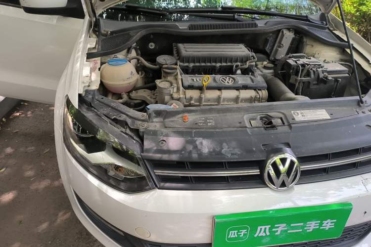 Used Volkswagen Polo 2013 1.6L Automatic Comfort Edition Engine Bay Right