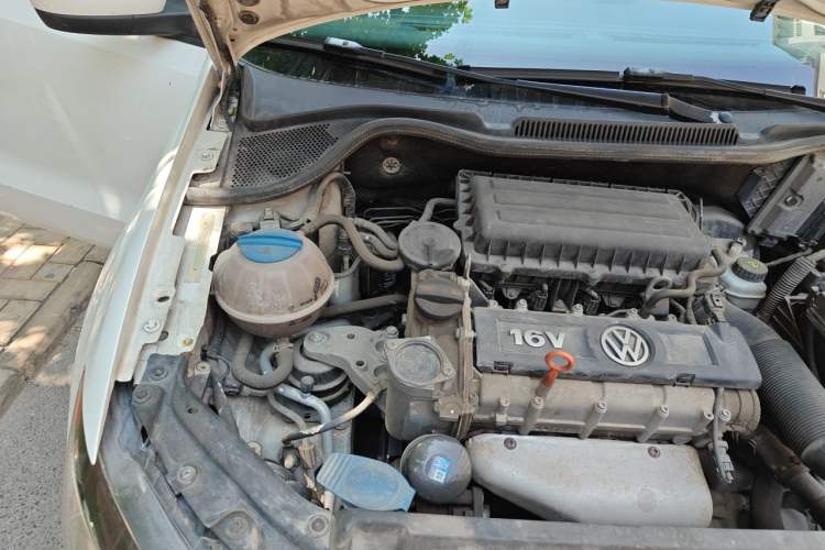 Used Volkswagen Polo 2013 1.4L Automatic Comfort Edition Engine Bay Right