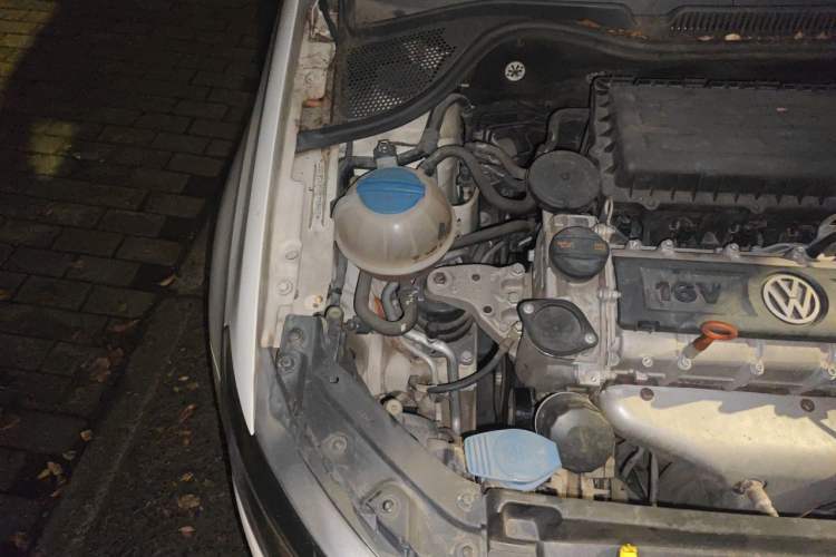 Used Volkswagen Polo 2013 1.4L Automatic Comfort Edition Engine Bay Right