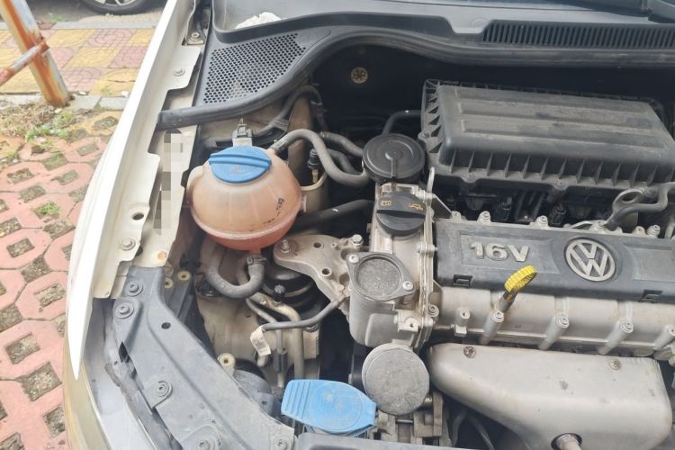 Used Volkswagen Polo 2013 1.6L Automatic Comfort Edition Engine Bay Right