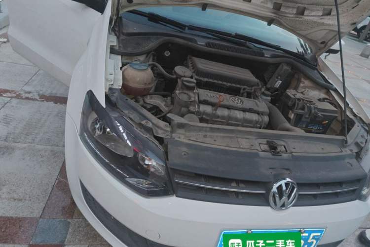 Used Volkswagen Polo 2013 1.4L Manual Fashion Edition Engine Bay Right