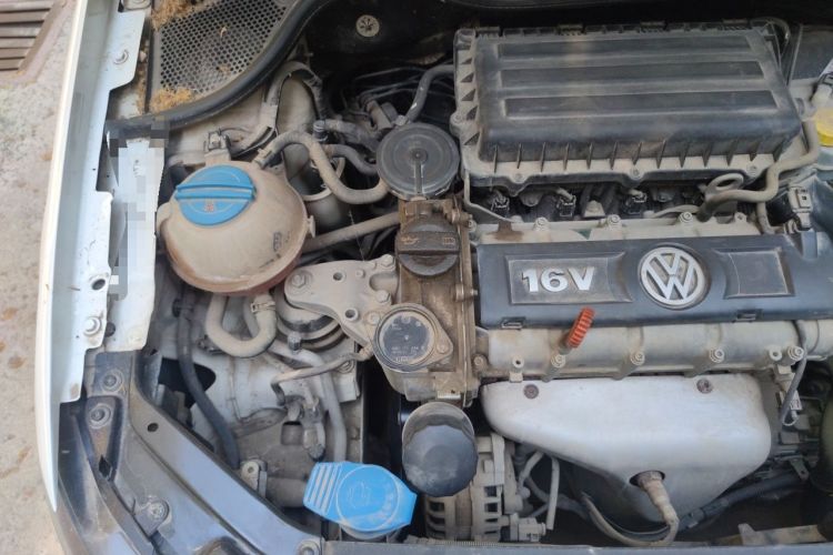 Used Volkswagen Polo 2013 1.6L Manual Comfort Edition Engine Bay Right