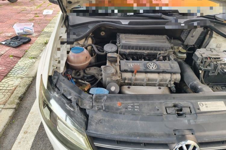 Used Volkswagen Polo 2013 1.4L Manual Comfort Edition Engine Bay Right